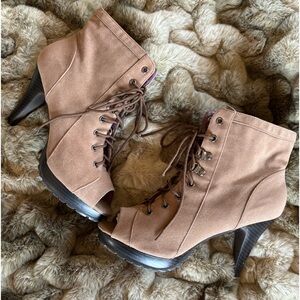 Steve Madden peep toe booties 8.5